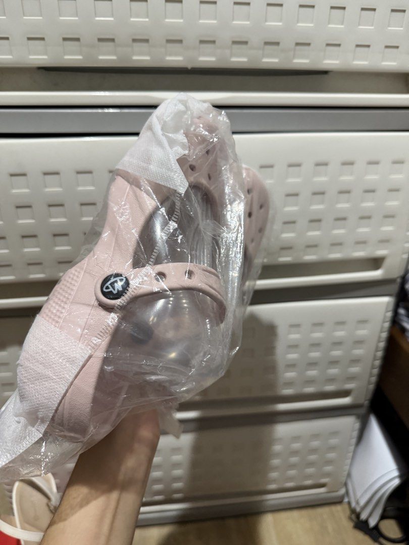 Pink Ballerina Slippers (Category: Slippers & Slides) located in Manila. Submitted by bln.preloved (Listing ID 1469716297, Image 2). Description: - Size 36 po.