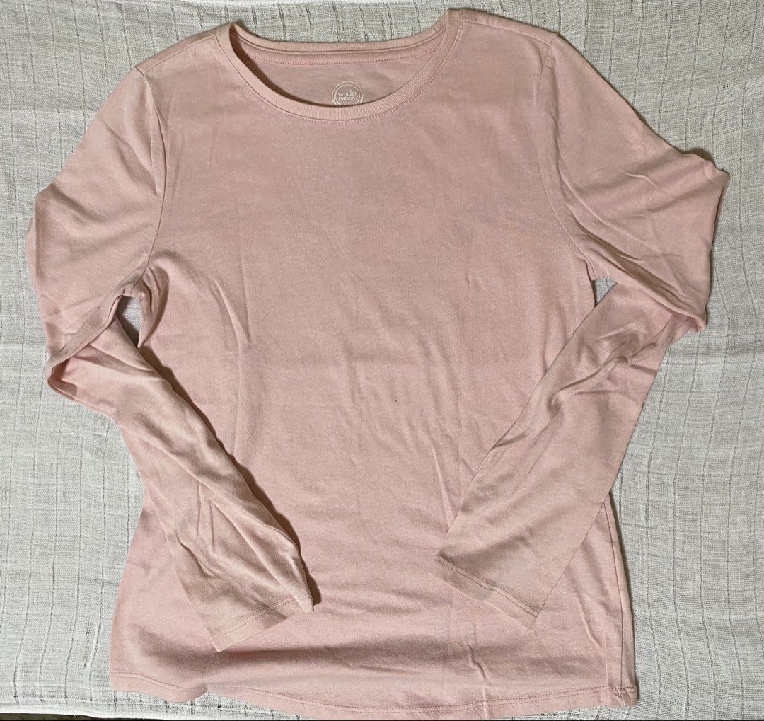 Pink long sleeves (Category: Babies & Kids Fashion) located in Morong. Submitted by fcjonline528 (Listing ID 1469666201, Image 1). Description: This is preloved. Pero wala po itong sira or kahit na anong stains. Bihira po ito nagamit kaya pwede din panlakad lakad ng bagets.