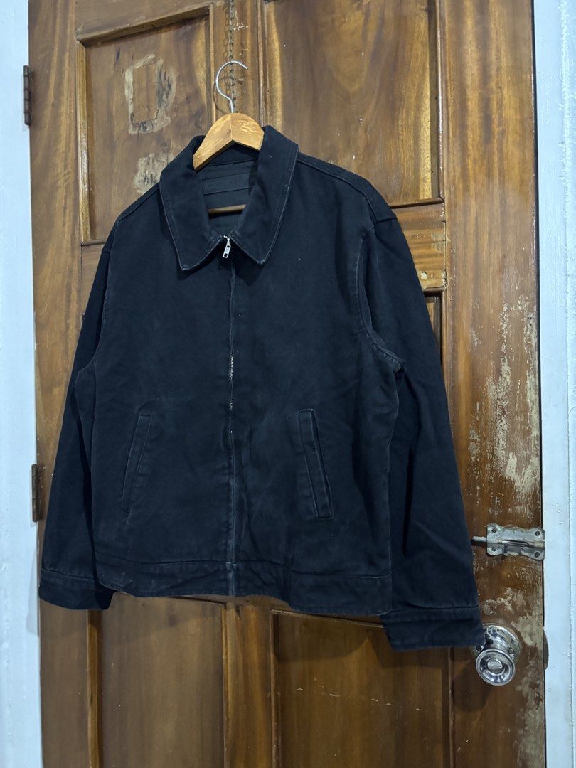 PLAC HEAVY CANVAS (DETROIT) JACKET (Category: Coats, Jackets and Outerwear) located in Malaybalay. Submitted by hagdawhits (Listing ID 1469671203, Image 2). Description: PLAC HEAVY CANVAS (DETROIT) JACKET Ykk Zipper closure Good Condition Black Colorway 2 Side Pocket Tag: M Dimes: 24pit-pit x L27 Shoulder: 20.5 inches Sleeve: 24 inches Issues: need wash only (see pics) mine: 850+sf ❗️all items are thrifted manage your expectation ❗️color may vary