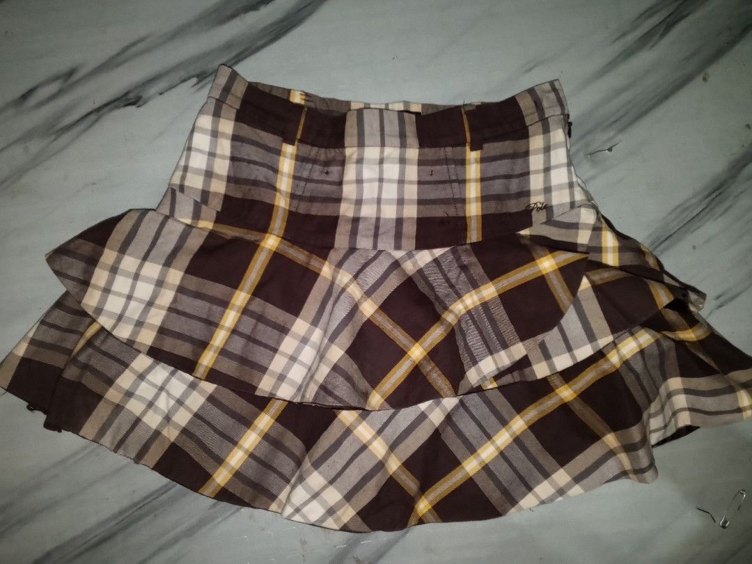 PLAID RUFFLED SKIRT (Category: Skirts) located in San Carlos City. Submitted by sweetfurie (Listing ID 1469702075, Image 1). Description: .