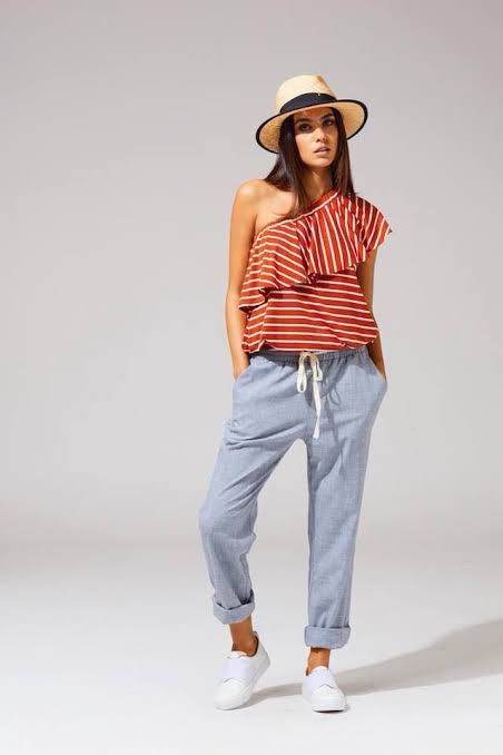 Plains & Prints (Category: Blouses) located in Quezon City. Submitted by claro.ph (Listing ID 1469649916, Image 1). Description: .