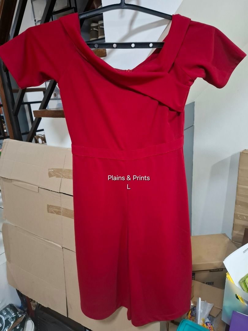 PLAINS & PRINTS Red Draped Neck Dress (Category: Dresses) located in Pasig City. Submitted by dripcounty (Listing ID 1469688706, Image 1). Description: PLAINS & PRINTS Red Draped Neck Dress ₱400 Bought in the Philippines Size: Large Condition: Good / preloved Red cap sleeve dress with draped neckline and defined waist. Actual item shown in photos. Delivery fee shouldered by buyer (Lalamove / other courier). Item price excludes delivery. Payment v