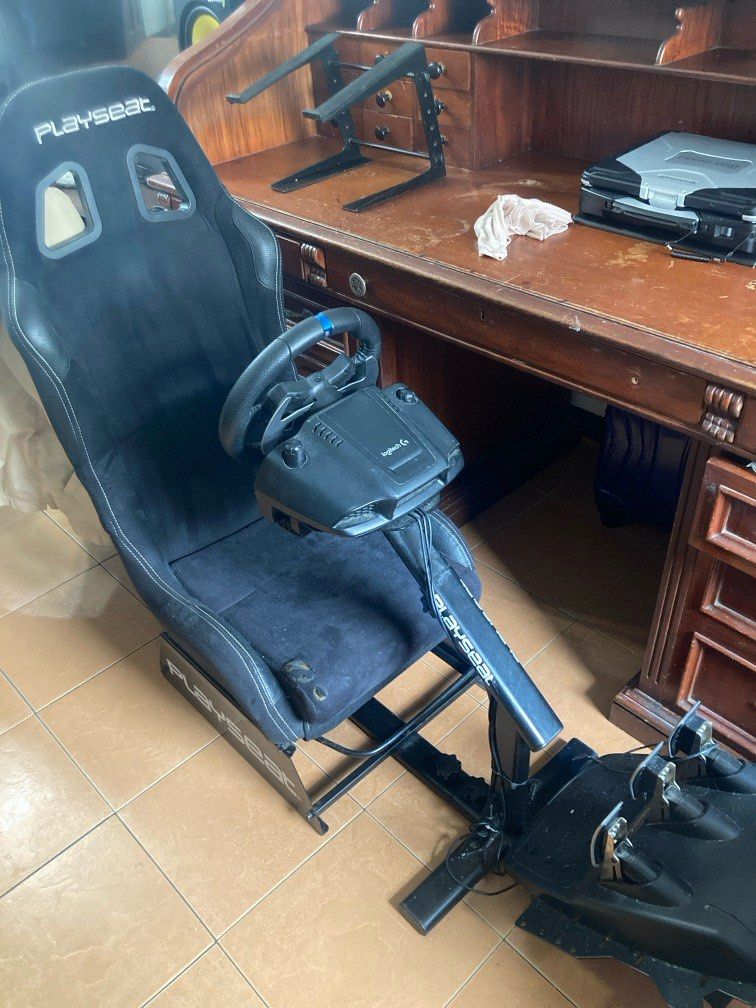 Playseat only (Category: Other Accessories) located in Paniqui. Submitted by swiftdragon.c69cc8 (Listing ID 1469632084, Image 1). Description: Issue seen in third pictue.