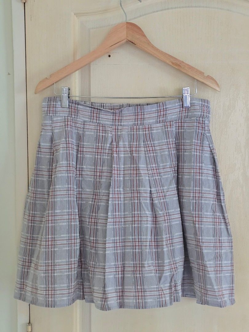 Plus size skort (Category: Skirts) located in Cavite. Submitted by rydes_clo (Listing ID 1469597452, Image 1). Description: with pockets with inner plaid design bagay sa mga plain tops very instagrammable good for xl-xxl.