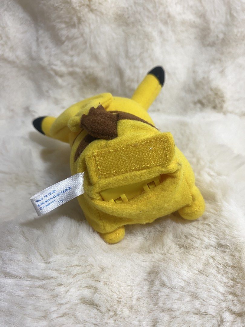 Pokemon’ Pikachu plush charm (Category: Plushies & Soft Toys) located in Kalibo. Submitted by ollie_stuffshop (Listing ID 1469664454, Image 3). Description: Before you send your inquiries: ❗️Last Price is already posted ❗️Manage your expectations, WYSIWYG ❗️May need washing ❗️Dropoff is every Wednesday & Sunday - Untested, maybe only needs new batteries.