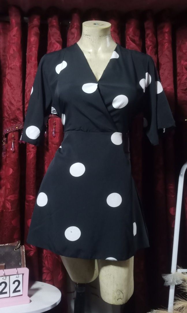 Polca dot mini dress (Category: Dresses) located in Manila. Submitted by wheneity67thifted (Listing ID 1469617774, Image 2). Description: .