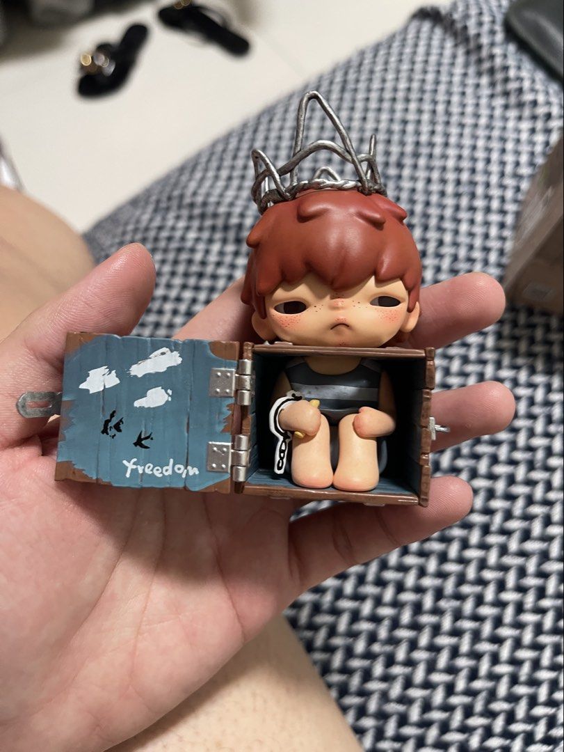 POPMART Hirono Breakout Plan from Echo Series (Category: Figurines & Statues) located in Legazpi City. Submitted by veilistics (Listing ID 1469597997, Image 2). Description: good condition 📍 albay based card is included, box not included bought in SG Popmart dm “mine” to claim exclusive of sf.