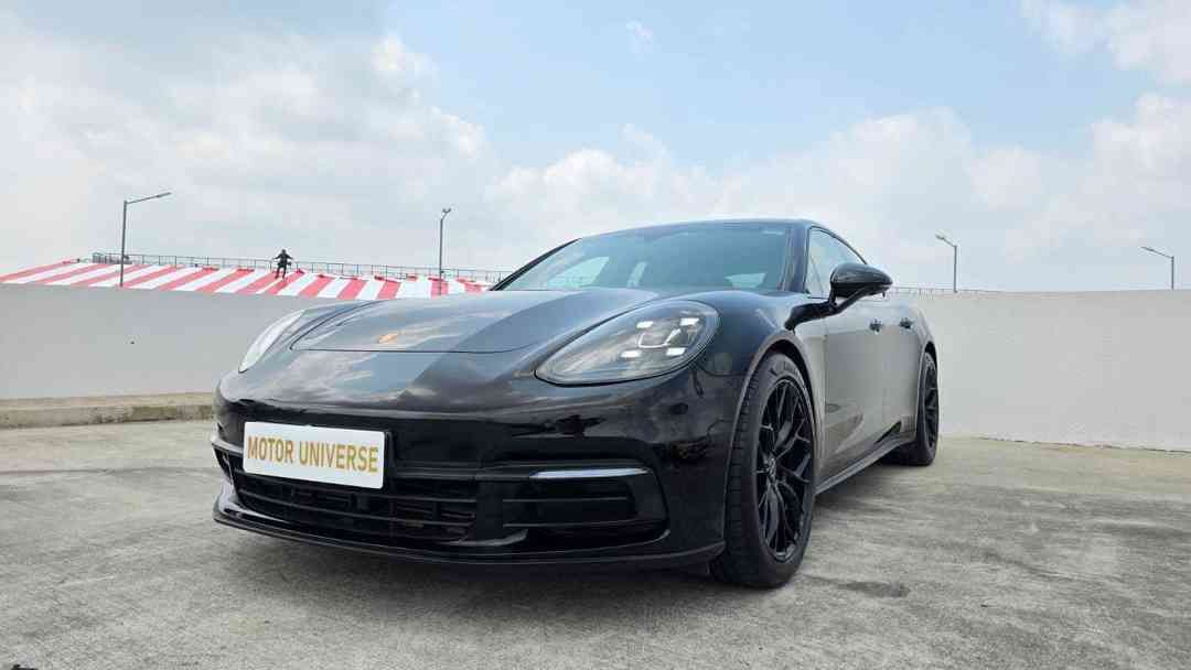 PORSCHE PANAMERA G2 PDK E6 (4+1) (Category: Used Cars) located in Singapore. Submitted by motoruniverse (Listing ID 1458385957, Image 2). Description: Showroom: CARRO CENTER 60 JALAN LAM HUAT #04-37/38 CARRO CENTER Singapore 737869 Brand new 4 tyres just changed! Extremely well maintained, tip top condition! Immaculate condition black interior to black exterior, accident free, 100% loan approval! 100% in house loan & bank loan available, call now