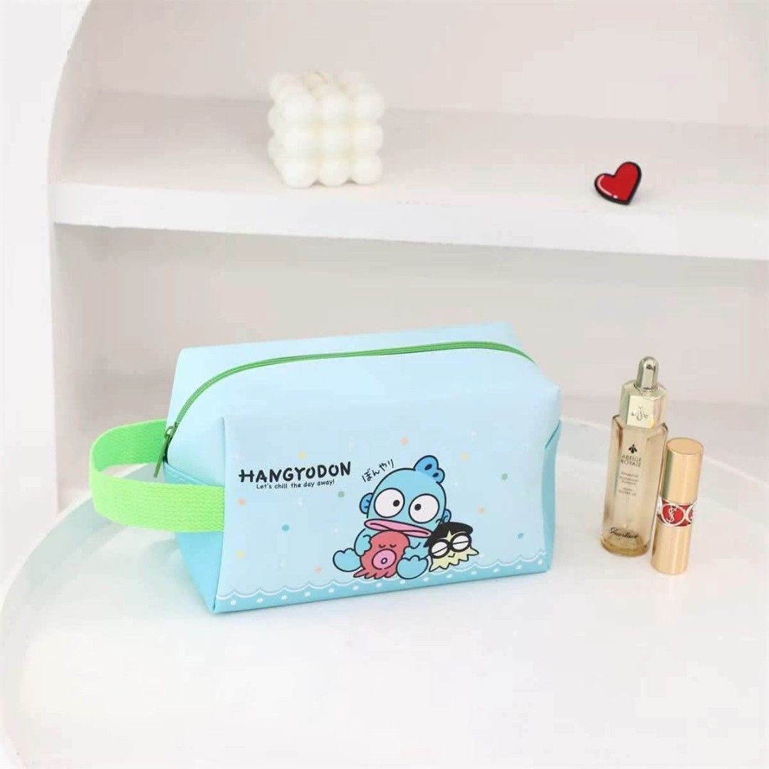 Pouch (Category: Purses & Pouches) located in Quezon City. Submitted by bellesgiftshop (Listing ID 1469587435, Image 3). Description: .