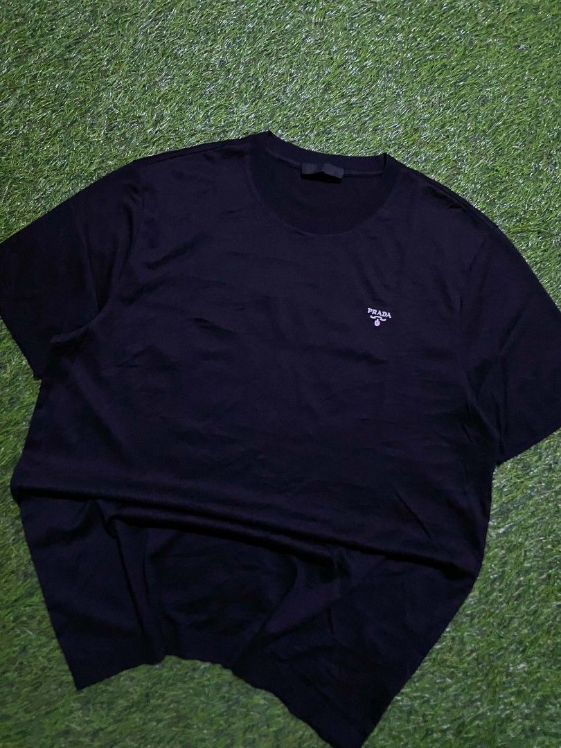 Prada Black T-Shirt Size 54 (Category: Tshirts & Polo Shirts ) located in Manila. Submitted by franzenbal30332 (Listing ID 1469715165, Image 2). Description: PRADA (DRI FIT) SIZE L WIDTH - 21.5 LENGTH - 29 COLOR RATE 9.7 EXCELLENT CONDI NO ISSUE.