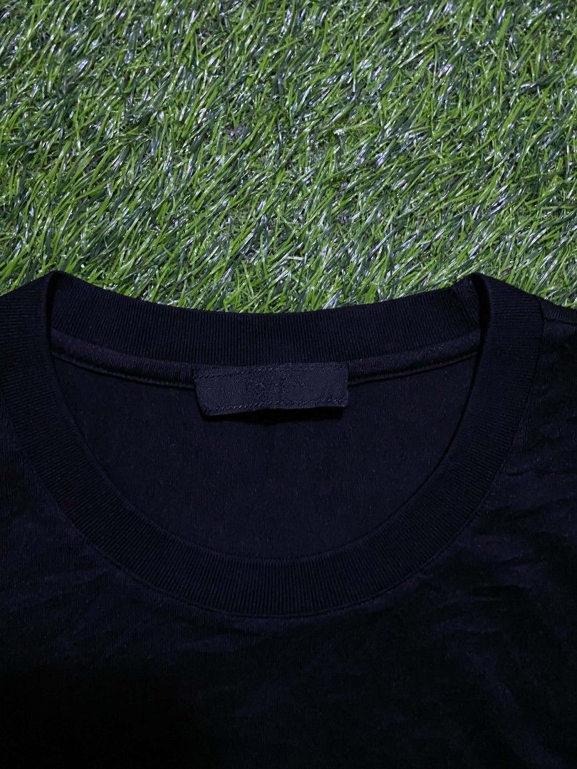 Prada Black T-Shirt Size 54 (Category: Tshirts & Polo Shirts ) located in Manila. Submitted by franzenbal30332 (Listing ID 1469715165, Image 3). Description: PRADA (DRI FIT) SIZE L WIDTH - 21.5 LENGTH - 29 COLOR RATE 9.7 EXCELLENT CONDI NO ISSUE.