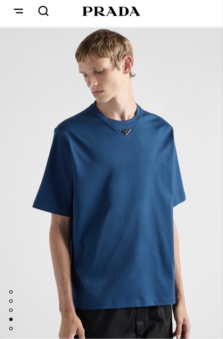 ‎Prada Triangle Logo Cotton T-Shirt (Category: Luxury Apparel) located in Bacoor. Submitted by southhustlaaaaa (Listing ID 1469621942, Image 1). Description: ‎Prada Triangle Logo Cotton T-Shirt ‎authentic size: large length: 29 ‎width: 21 excellent condition issue❌.