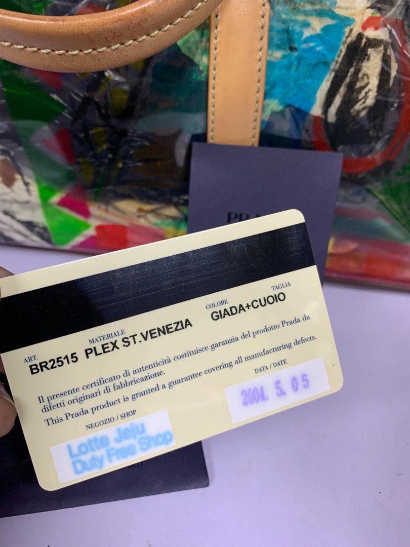 Pradingg vintage (Category: Luxury Bags & Wallets) located in Caloocan City. Submitted by ukaysbagsph (Listing ID 1469658285, Image 3). Description: .