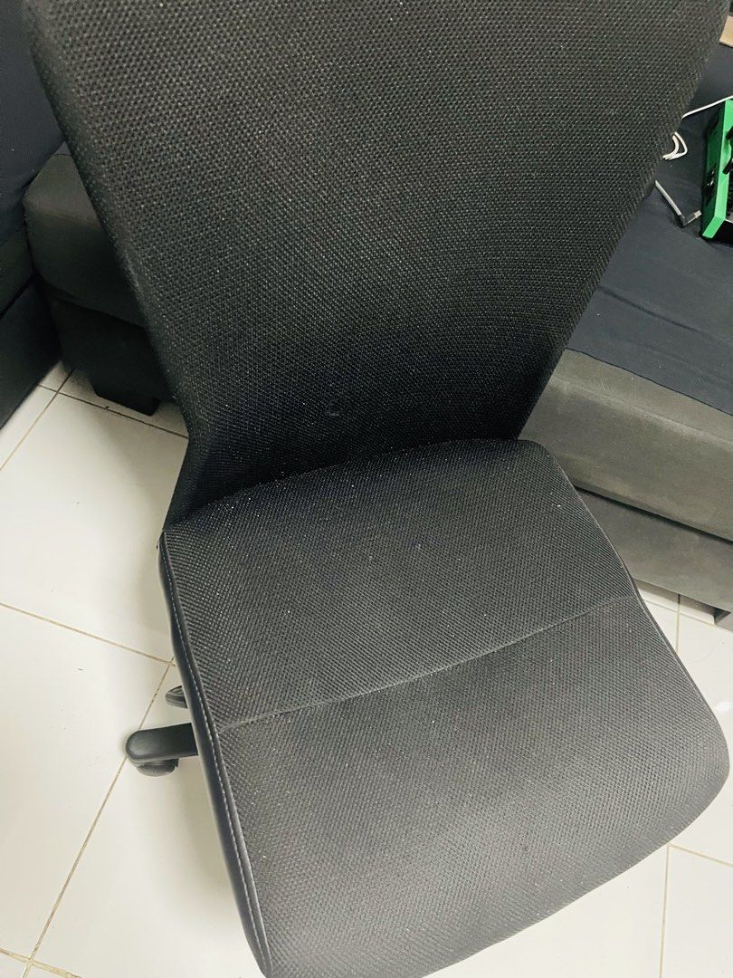 Pre loved Office Chair (Category: Chairs) located in Caloocan City. Submitted by epicogiftshop (Listing ID 1469748545, Image 3). Description: .