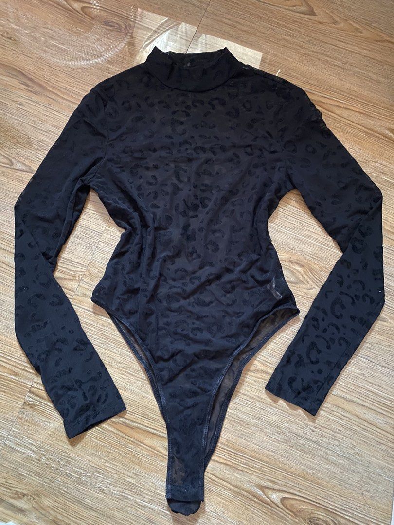 Preloved Clothes (Category: Longsleeves) located in Caloocan City. Submitted by lpzchy (Listing ID 1469584833, Image 1). Description: PM for prices and Sizes. below 100 .