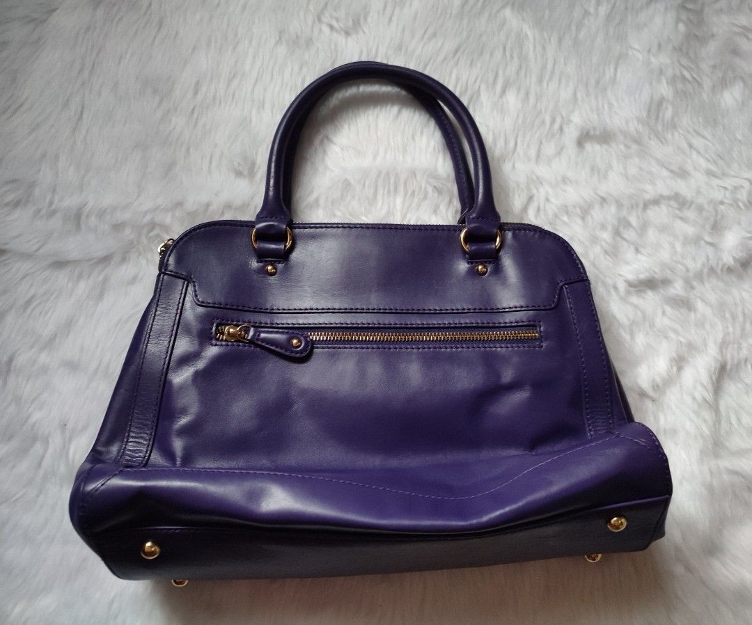 Preloved Jill Scott Handbag (Category: Shoulder Bags) located in Bulacan. Submitted by mandjays (Listing ID 1469617919, Image 2). Description: Good condition with signs of usage. Please check all pictures posted. Strictly no returning of item..