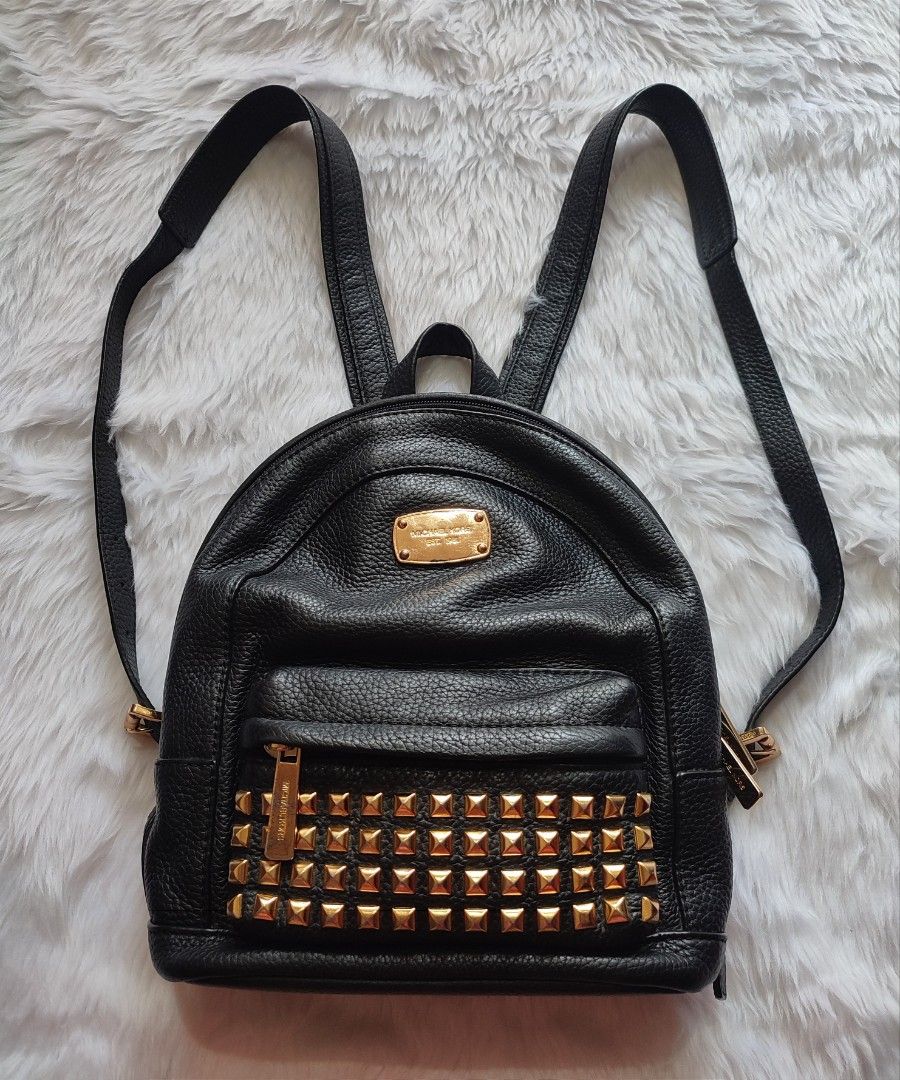 Preloved Michael Kors Back pack (Category: Luxury Bags & Wallets) located in Bulacan. Submitted by mandjays (Listing ID 1469612445, Image 1). Description: Good condition Please check all pictures posted. Strictly no returning of item. Negotiable!.