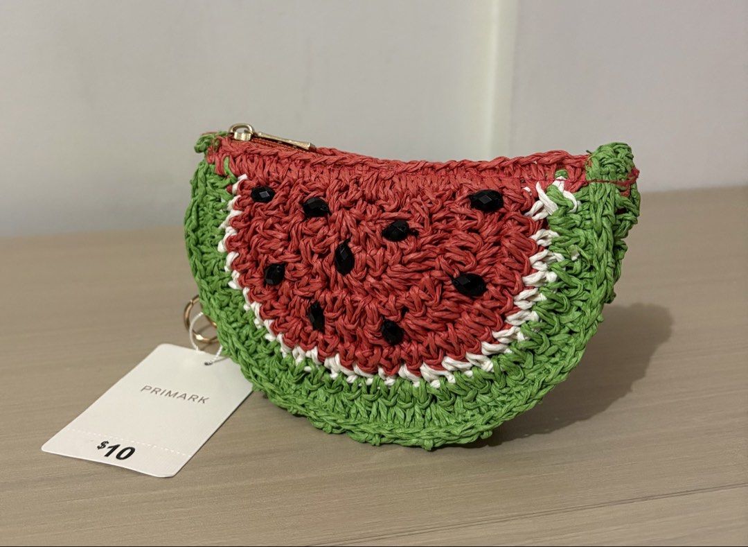 Watermelon Shaped Coin Purse (Category: Wallets & Card holders) located in Cavite. Submitted by chubbsavenue (Listing ID 1469644056, Image 2). Description: .