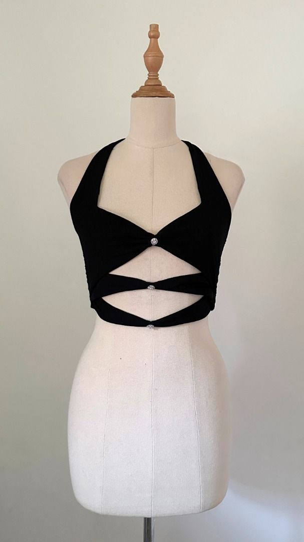 princess polly cut-out halter top (Category: Sleeveless) located in Taguig. Submitted by esquepade (Listing ID 1469731756, Image 1). Description: size — small to medium bust: 34" details — • mesh & spandex fabric • double-lined • lock closure.