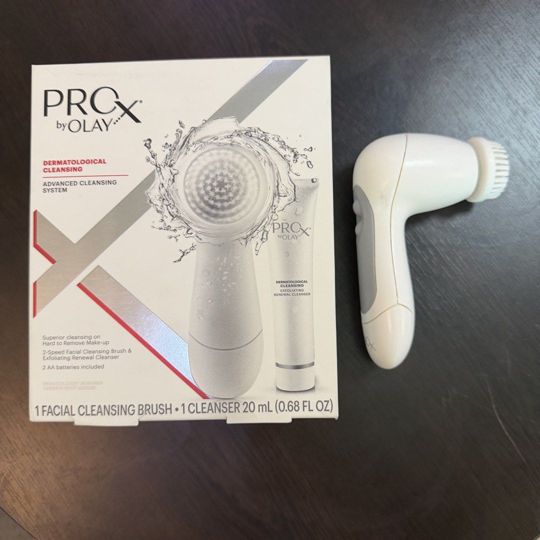ProX by Olay Advanced Cleansing System (Category: Face Care) located in Las Pinas. Submitted by shop.eo.home (Listing ID 1469596556, Image 1). Description: - Authentic ProX by Olay facial cleansing brush system including original box - 2 speed settings for gentle daily cleaning and deep exfoliation - Excellent at removing stubborn makeup and impurities - Powered by 2 AA batteries for convenient cordless use - Condition: Box has minor shelf wear, 