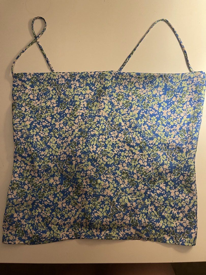 PULL & BEAR Dainty Floral Sleeveless Silk Cowl Top (Category: Sleeveless) located in Binan City. Submitted by highhopes3000 (Listing ID 1469672917, Image 1). Description: - original seller bought this in EUR - bought this here as well - silk texture, floral design - never used, it doesn’t fit me .