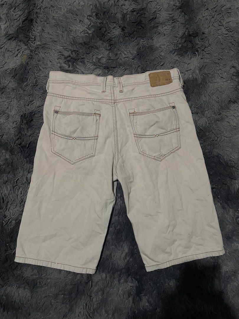 Pull & Bear Jorts (Category: Shorts) located in Mandaluyong City. Submitted by _yuujjj (Listing ID 1469693586, Image 3). Description: PULL & BEAR JORTS SIZE – 32 WIDTH – 17 LENGTH – 24 HEM - 10 PRICE: 349.