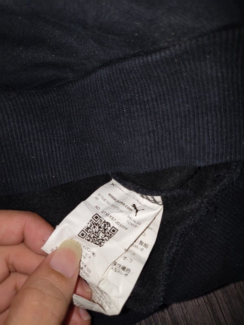 Puma Jacket (Category: Coats, Jackets and Outerwear) located in Manila. Submitted by ererane19 (Listing ID 1469636420, Image 2). Description: -PUMA MID LOGO -GOOD LIKE NEW -COLOR BLACK 9/10 CR PRICE 449PHP.