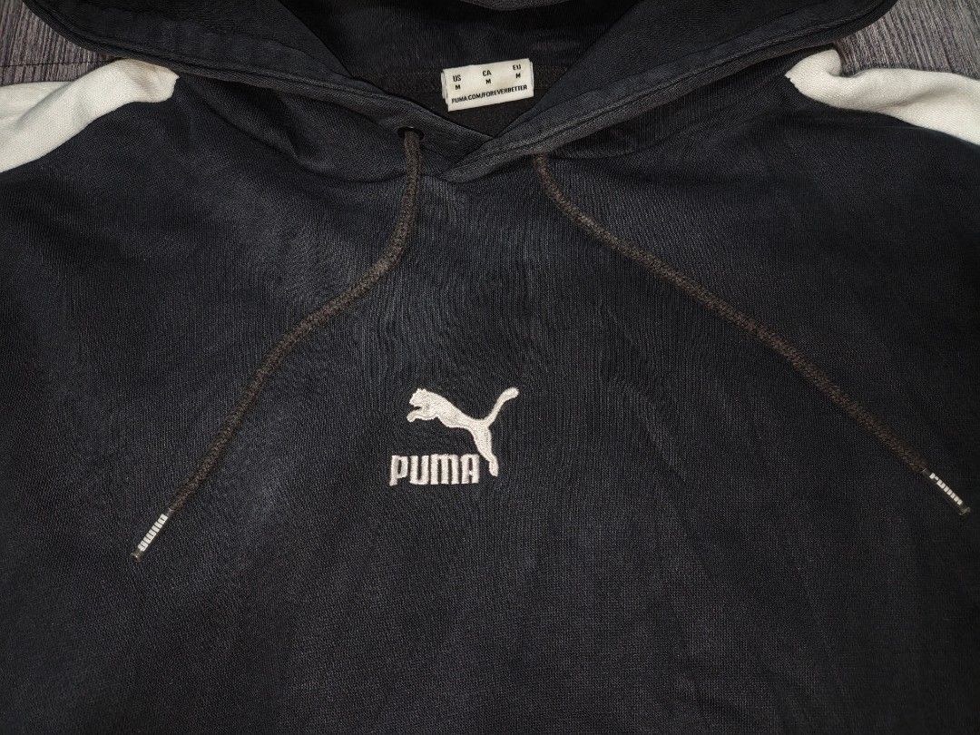 Puma Jacket (Category: Coats, Jackets and Outerwear) located in Manila. Submitted by ererane19 (Listing ID 1469636420, Image 3). Description: -PUMA MID LOGO -GOOD LIKE NEW -COLOR BLACK 9/10 CR PRICE 449PHP.