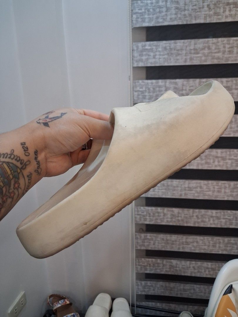 PUMA SANDALS SZ 8 (Category: Sandals) located in Binan City. Submitted by chloedvoutletshoppe (Listing ID 1469600447, Image 2). Description: ✔️ All items are 100% authentic ✔️ Money-back guarantee for authenticity 💳 Mode of Payment (MOP): • GCash • Bank Transfer 📦 Shipping Fee (SF): • Via LBC / Lalamove • Shouldered by buyer 🚫 All sales are final • No return, no exchange • Exceptions apply only for items with proven damage 🔍 Rest assured: All