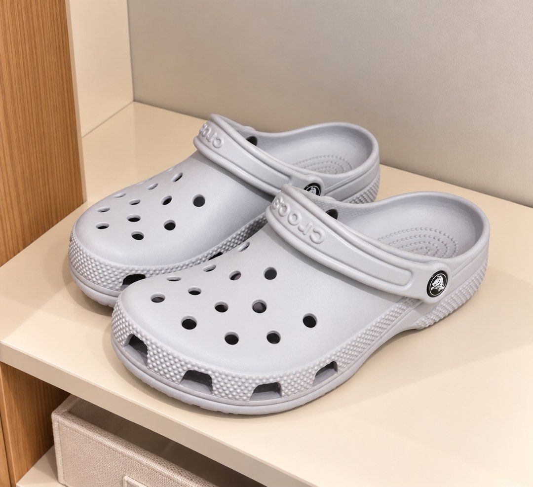 Purple Crocs Classic Clogs – Adjustable Strap Slip-On Sandals (Category: Slippers and slides) located in Manila. Submitted by lexiandco.ph (Listing ID 1469590503, Image 1). Description: .