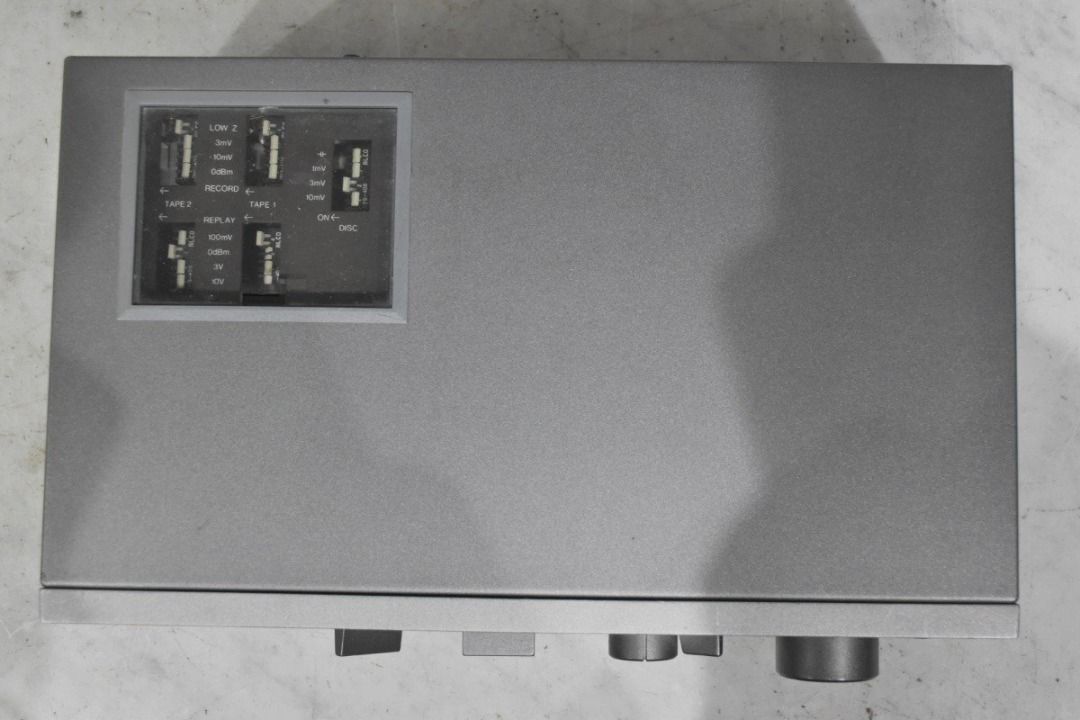 QUAD 44 Control Unit Preamplifier (Serial No. 3433800) (Category: Soundbars, Speakers & Amplifiers) located in Caloocan City. Submitted by letao_shopping_ph (Listing ID 1469597078, Image 3). Description: The exterior shows signs of use and age, including scratches and stains. 🇯🇵 Interested in this item? Feel free to message us for more details. 🏷️ Product Code: A-1188 🛍️ More Similar Products Available 📂 Catalog Code: B-1 ———————————————————