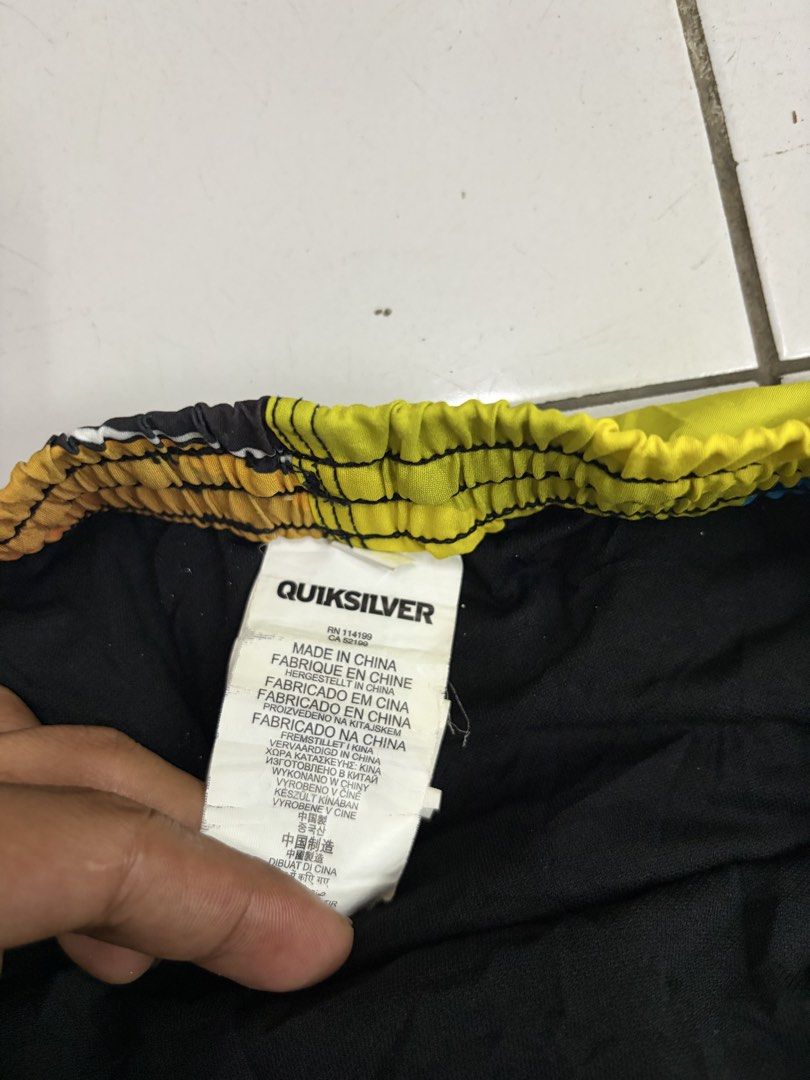 quicksilver (Category: Shorts) located in Santa Rosa. Submitted by jeremydeas56388 (Listing ID 1469698597, Image 3). Description: size 28-32 length 21.