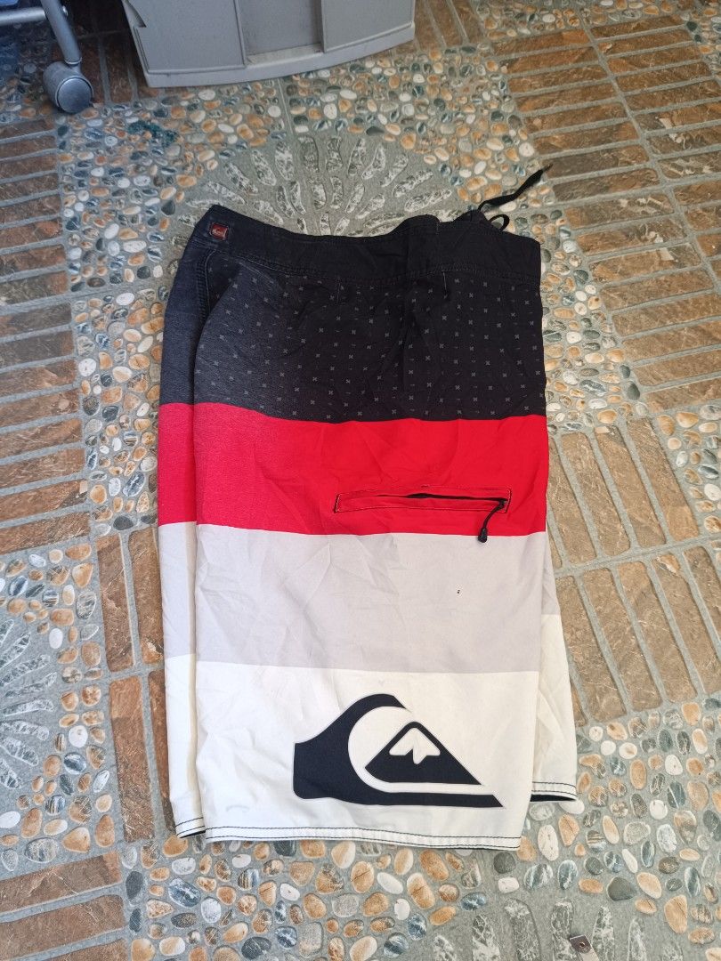 QUIKSILVER BIG LOGO BS (Category: Swim Trunks & Board Shorts) located in Bulacan. Submitted by moybilog (Listing ID 1469660169, Image 2). Description: .