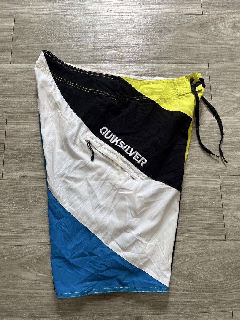 Quiksilver Board Short (Category: Swim Trunks & Board Shorts) located in Calamba. Submitted by emjaythrift (Listing ID 1469646141, Image 3). Description: QUICKSILVER BOARD SHORT ° Size: Large ° Width: 32-34 ° Length: 20.5 ° Leg Opening: 12 ° Color Rate: 9.5/10 ° Issue: Need wash only ° Excellent Condition ° See comm for other pictures.