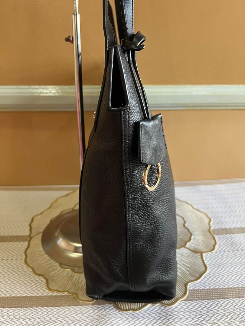 RADLEY London Shoulder Bag (Category: Tote Bags) located in Quezon City. Submitted by bellafashion08 (Listing ID 1469704442, Image 2). Description: Dimension: - Height = 12 in. - Length = 12 in. * From U.S * Nice in actual .