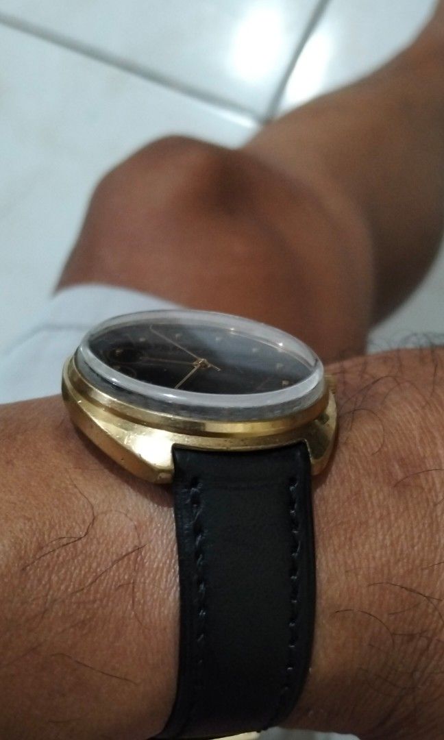 Raketa (Paketa)USSR (Category: Men's Watches) located in San Jose. Submitted by lenlorie3649 (Listing ID 1469622589, Image 2). Description: Raketa Paketa USSR vintage manual wind Retro mechanical Approximately 40-45 hours power reserve 39mm case choco brown Dial plaque good running condition.