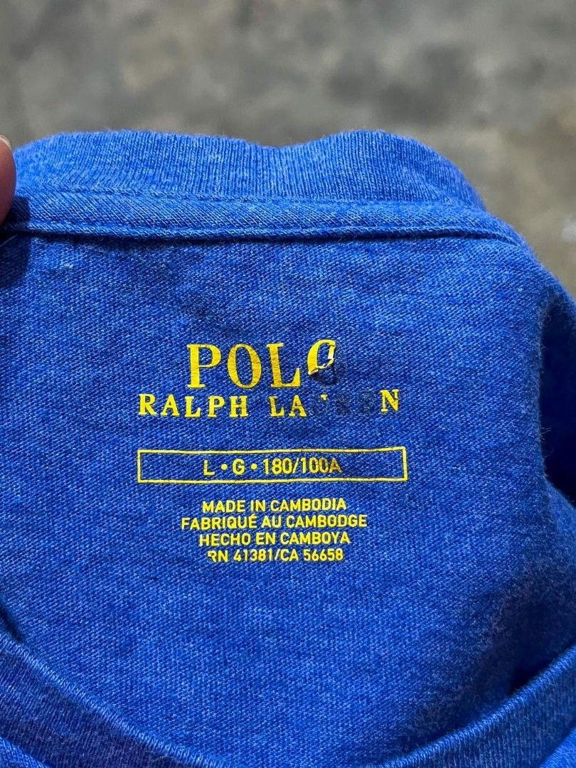 RALPH LAUREN CREW NECK SHIRT (Category: Tshirts & Polo Shirts ) located in Davao. Submitted by blazing.rachel02 (Listing ID 1469582900, Image 2). Description: 22 x 26 (fits large) Bagong bago pa No issue Can do VC with the actual item.