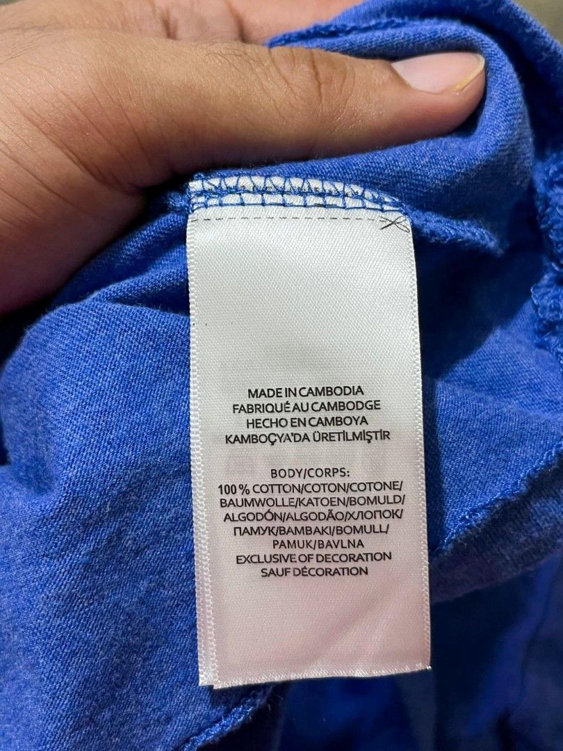 RALPH LAUREN CREW NECK SHIRT (Category: Tshirts & Polo Shirts ) located in Davao. Submitted by blazing.rachel02 (Listing ID 1469582900, Image 3). Description: 22 x 26 (fits large) Bagong bago pa No issue Can do VC with the actual item.