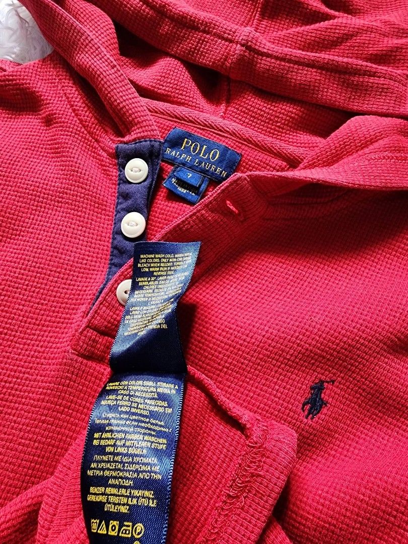 RALPH LAUREN KNITTED HOODIE (Category: Babies & Kids Fashion) located in General Trias. Submitted by ksclothingbyjuy (Listing ID 1469725934, Image 3). Description: 7 on tag length:18" width: 14.5" Like New Strong Red No Issue.