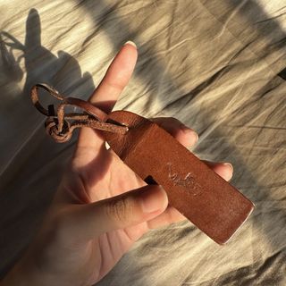 (Category: ) located in . Submitted by daintywears (Listing ID 1469631211, Image 1). Description: .