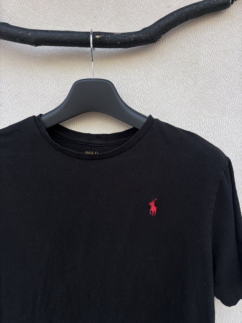 Ralph Lauren Shirt (Category: Tshirts & Polo Shirts ) located in Baybay. Submitted by thrift.ed2023 (Listing ID 1469622408, Image 2). Description: Ralph Lauren Shirt Medium 20x26 No Issue Need Wash Good as New .