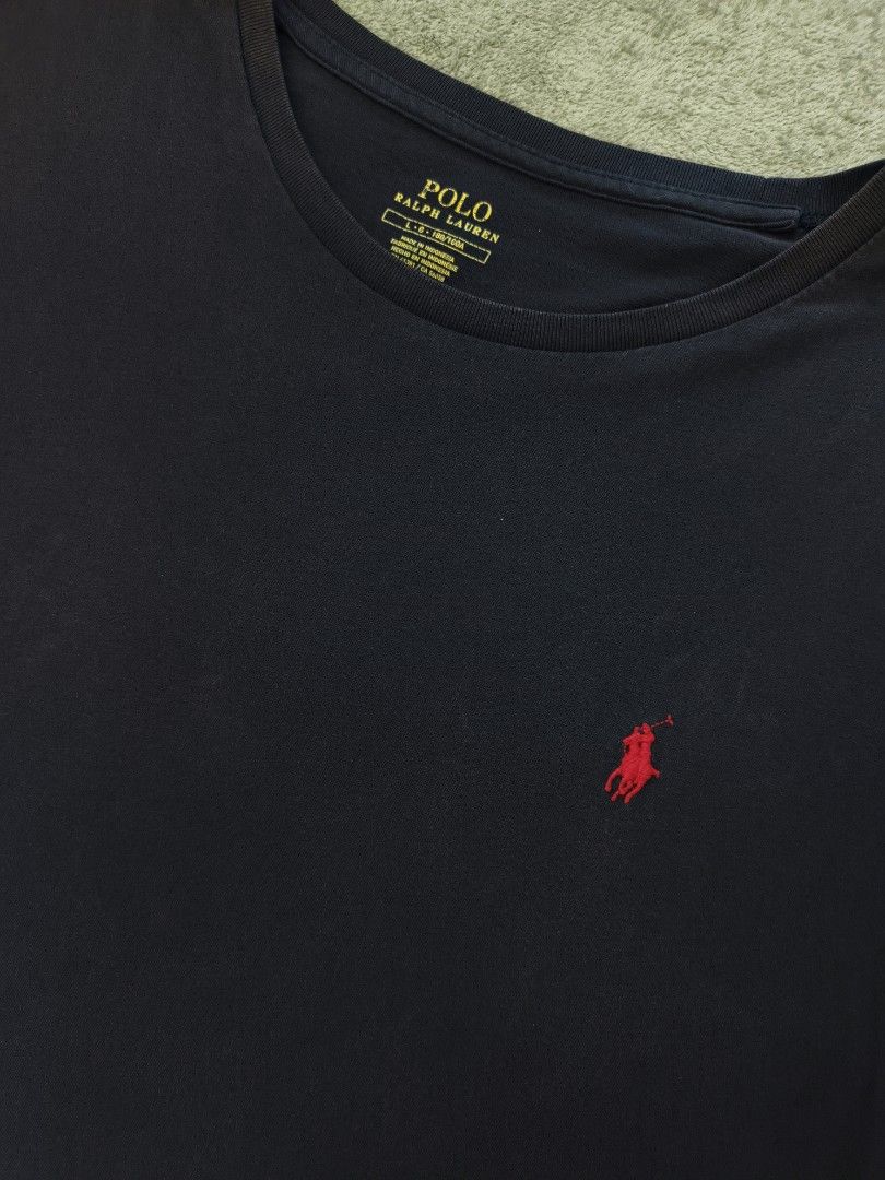 Ralph Lauren Tee (Category: Tshirts & Polo Shirts ) located in Ozamiz City. Submitted by thriftedzyll (Listing ID 1469687550, Image 3). Description: "Details" ‎Color rate: 8/10 ‎Condition: 10/10 ‎Issues: fade ‎ ‎"Measurements (inches)" ‎Length: 28 ‎Width: 22.5 ‎ ‎"Size" ‎L on tag - fit to L.
