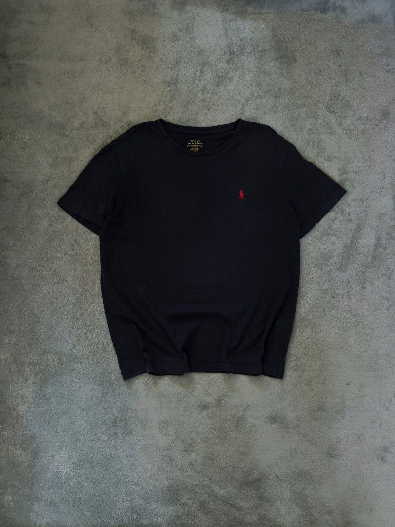 Ralph Lauren Tee (Category: Tshirts & Polo Shirts ) located in Ozamiz City. Submitted by thriftedzyll (Listing ID 1469687550, Image 1). Description: "Details" ‎Color rate: 8/10 ‎Condition: 10/10 ‎Issues: fade ‎ ‎"Measurements (inches)" ‎Length: 28 ‎Width: 22.5 ‎ ‎"Size" ‎L on tag - fit to L.