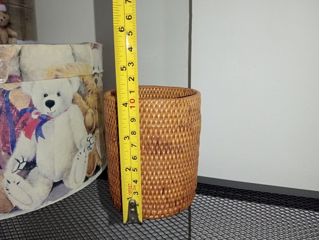 RATTAN PEN HOLDER (Category: Storage Boxes & Baskets) located in Kawit. Submitted by gieclutter (Listing ID 1469665681, Image 2). Description: Flakers and joy reservers are 𝗻𝗼𝘁 𝗮𝗹𝗹𝗼𝘄𝗲𝗱 Actual photos, sized precisely Verify item's dimensions first All sales are final—no returns, exchanges, or refunds 𝗖𝗢𝗡𝗗𝗜𝗧𝗜𝗢𝗡: ・𝗔𝗦 𝗜𝗦 ・has minimal dust and broken weaves 𝗟𝗢𝗖𝗔𝗧𝗜𝗢𝗡: Kawit, Cavite 𝗠𝗢𝗣: 𝗣𝗙/NO COD Item price + ₱𝟳𝟱 M