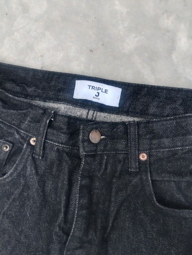 Raw denim pants (Category: Jeans) located in Mandaue City. Submitted by thrifted.coo (Listing ID 1469700942, Image 2). Description: W-30 L-42 T-13 H-10.
