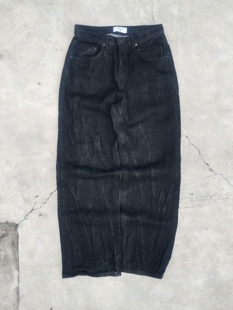 Raw denim pants (Category: Jeans) located in Mandaue City. Submitted by thrifted.coo (Listing ID 1469700942, Image 1). Description: W-30 L-42 T-13 H-10.