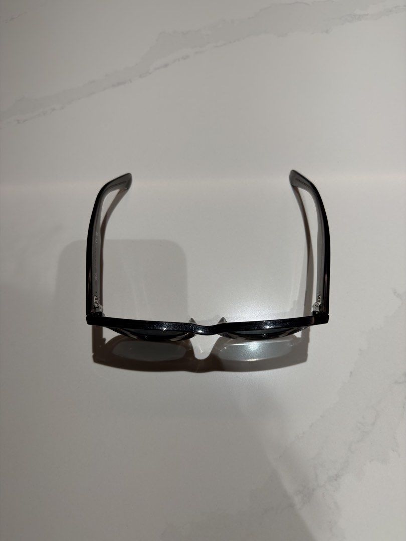 RayBan Wayferer Reverse (Category: Sunglasses & Eyewear) located in Taguig. Submitted by queenofthethrift (Listing ID 1469594434, Image 2). Description: LEGIT / LIKE NEW RFS: too many sunglasses NO TRADE / NO NEGO / LAST PRICE GCASH PAYMENTS ONLY PAYMENT FIRST - NO CASH ON DELIVERTY LALAMOVE OR GRAB ONLY NO LBC / J&T SERVICES Location Pin: McKinley Hill Village .