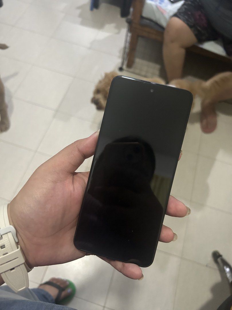 Realme C55 (Category: Realme) located in Pasig City. Submitted by margauxrzn (Listing ID 1469693750, Image 1). Description: Rfs: need funds for school and extra phone ko lang siya Price is still negotiable Pwedeng delivery, pwede rin meet up.