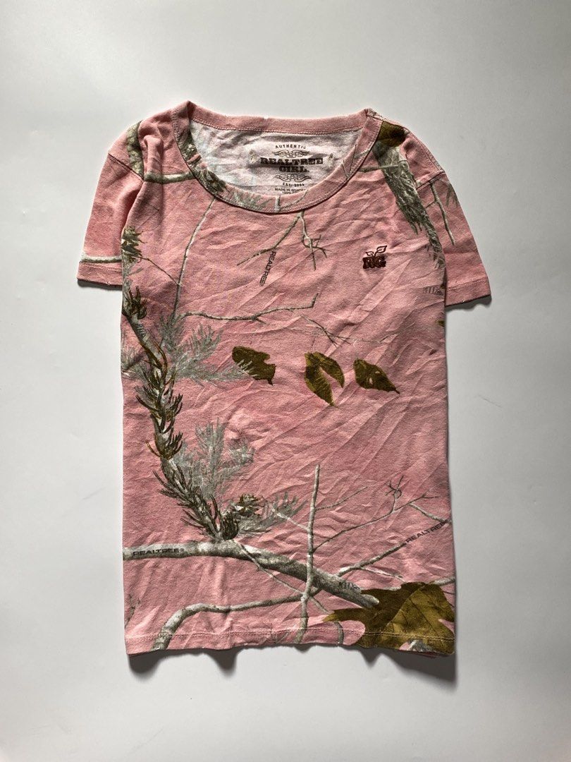 Realtree Pink Camo Tee (Category: Shirts) located in Manila. Submitted by lexia_swrdrbfinds (Listing ID 1469702584, Image 1). Description: ⋆ 𐙚 ̊ Realtree Pink Camo Tee 🌸 𝓈𝒾𝓏ℯ ℴ𝓃 𝓉𝒶𝑔: medium 🩷 𝓁ℯ𝓃𝑔𝓉𝒽: 21 🌷 𝓌𝒾𝒹𝓉𝒽: 17 🎀 𝒸ℴ𝓃𝒹𝒾𝓉𝒾ℴ𝓃: 9.5/10 🫧 𝒻𝓁𝒶𝓌𝓈: none 𝓅𝓇𝒾𝒸ℯ: 299 ✦ 𝓅𝓁𝓊𝓈 𝓈𝒽𝒾𝓅𝓅𝒾𝓃𝑔 𝒻ℯℯ.