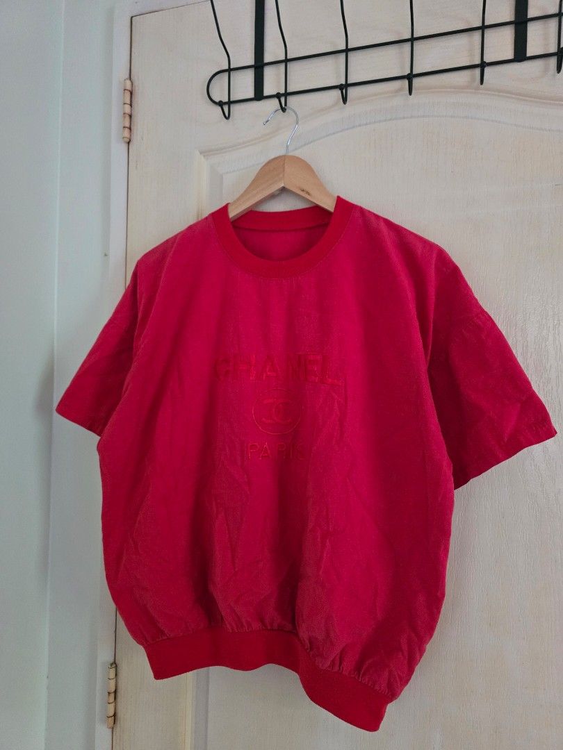 Red linen CC top (Category: Blouses) located in Cavite. Submitted by rydes_clo (Listing ID 1469649040, Image 1). Description: ang ganda neto mga sis ikaw na ang lanalo kapag suot moto medium to xl.